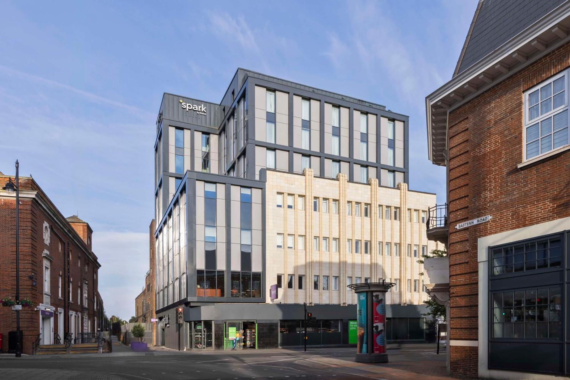 Spark By Hilton London Romford Zewnętrze zdjęcie
